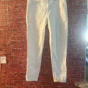 T Tahari white  Straight-Leg Jeans (Rm81)
